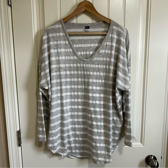 Old Navy women’s sweatshirt xl NWT gray white‎ - Picture 2 of 8